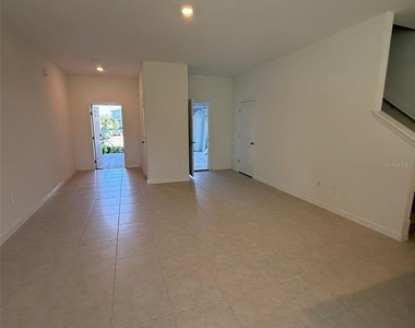 10983 65th Terrace E - Photo Thumbnail 4
