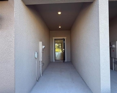 10983 65th Terrace E - Photo Thumbnail 2