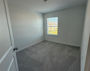 10983 65th Terrace E - Photo Thumbnail 9