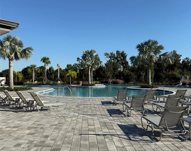 10983 65th Terrace E - Photo Thumbnail 19