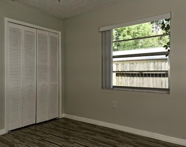 1111 Morris Avenue - Photo Thumbnail 7