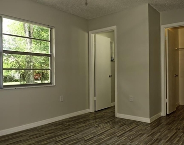 1111 Morris Avenue - Photo Thumbnail 5