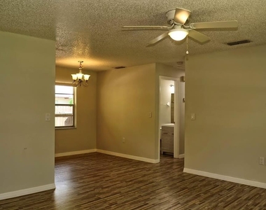 1111 Morris Avenue - Photo Thumbnail 3