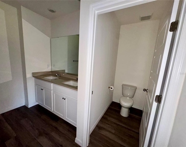 2488 Ribbon Fall Avenue - Photo Thumbnail 9