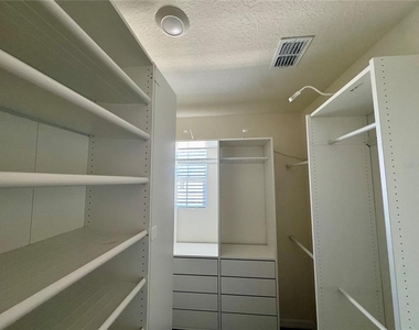 2488 Ribbon Fall Avenue - Photo Thumbnail 6