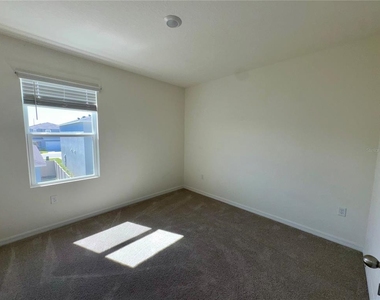 2488 Ribbon Fall Avenue - Photo Thumbnail 16