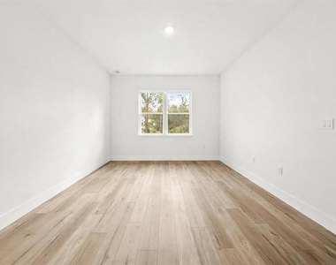 3416 W Eunice Dr - Photo Thumbnail 8