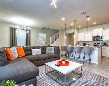 2414 Dubai Street - Photo Thumbnail 9