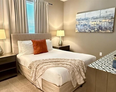 2414 Dubai Street - Photo Thumbnail 31