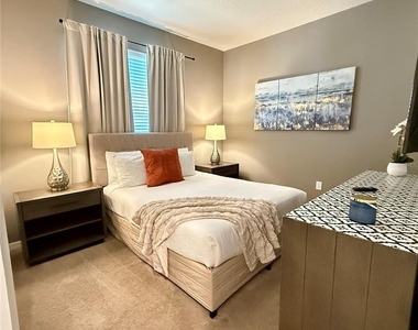 2414 Dubai Street - Photo Thumbnail 16
