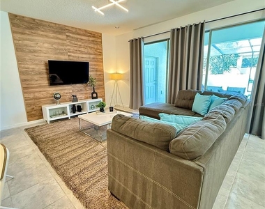 2414 Dubai Street - Photo Thumbnail 8