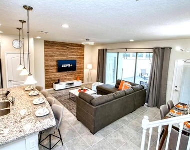 2414 Dubai Street - Photo Thumbnail 6