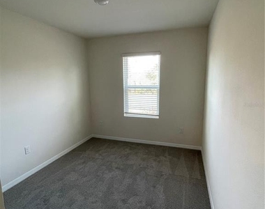 3053 Canary Avenue - Photo Thumbnail 18