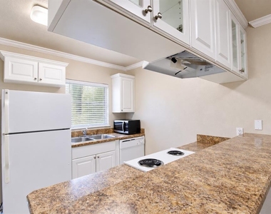 630 Sw 10th Lane - Photo Thumbnail 3