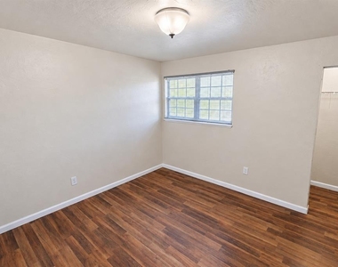 630 Sw 10th Lane - Photo Thumbnail 8