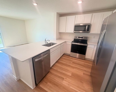 4814 Sw 69th Street - Photo Thumbnail 7