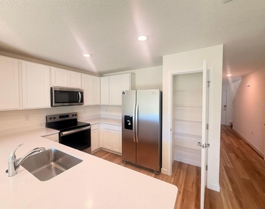 4814 Sw 69th Street - Photo Thumbnail 6