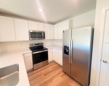4814 Sw 69th Street - Photo Thumbnail 5