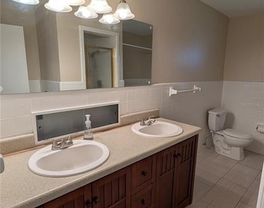 2469 Broadvue Avenue - Photo Thumbnail 18