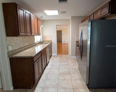 2469 Broadvue Avenue - Photo Thumbnail 9