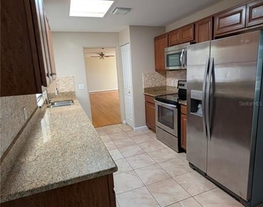 2469 Broadvue Avenue - Photo Thumbnail 8