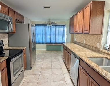 2469 Broadvue Avenue - Photo Thumbnail 13