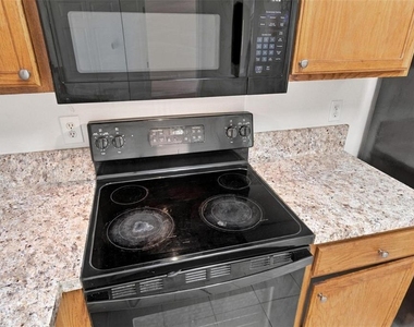 6 Plateau Place - Photo Thumbnail 16