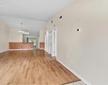 6 Plateau Place - Photo Thumbnail 4
