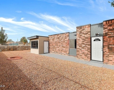 17001 Darrington Road - Photo Thumbnail 24