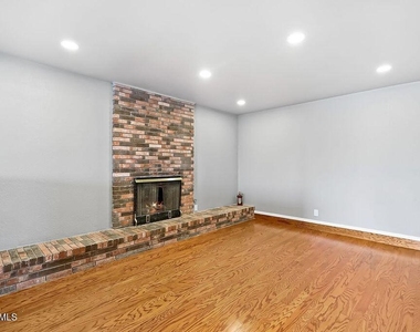 17001 Darrington Road - Photo Thumbnail 3