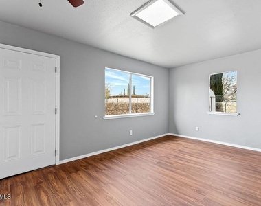 17001 Darrington Road - Photo Thumbnail 6