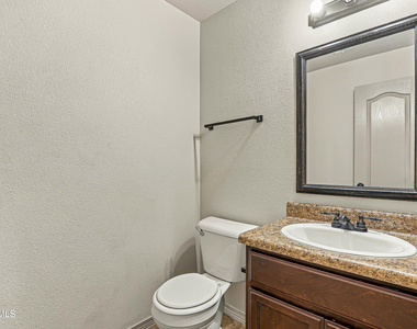 14308 Woods Point Avenue - Photo Thumbnail 16