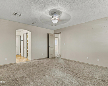 14308 Woods Point Avenue - Photo Thumbnail 7