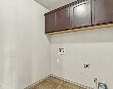 14308 Woods Point Avenue - Photo Thumbnail 17