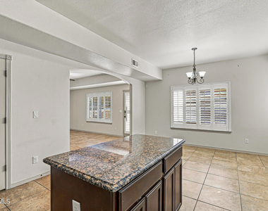 14308 Woods Point Avenue - Photo Thumbnail 22