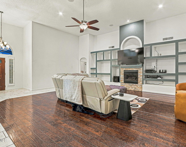 6745 Pearl Ridge Drive - Photo Thumbnail 8