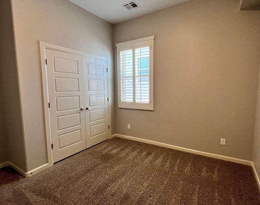 12565 Barbaro Way - Photo Thumbnail 18
