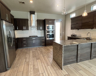 12565 Barbaro Way - Photo Thumbnail 5