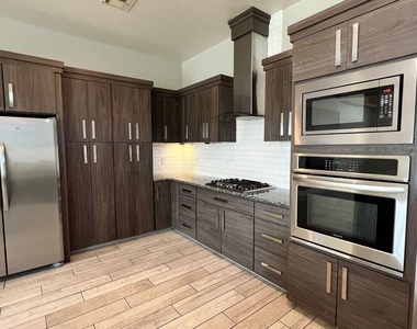 12565 Barbaro Way - Photo Thumbnail 6
