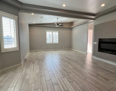 12565 Barbaro Way - Photo Thumbnail 4