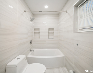 1660 Reservoir Avenue - Photo Thumbnail 16