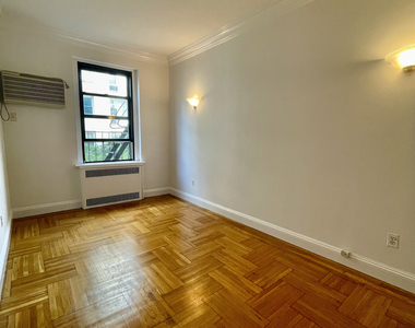 East 78th Street - Photo Thumbnail 3