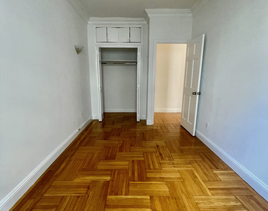 East 78th Street - Photo Thumbnail 4