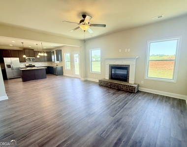 145 Hounds Way - Photo Thumbnail 8