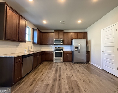 209 Mcginnis Circle - Photo Thumbnail 9