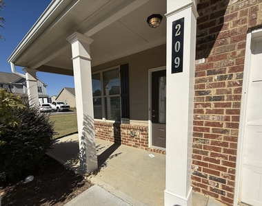 209 Mcginnis Circle - Photo Thumbnail 2