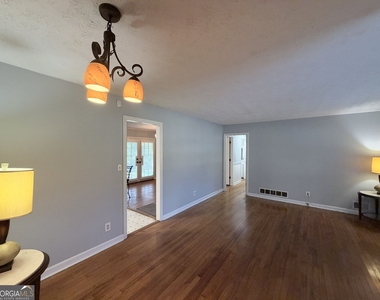 3053 Menlo Park Drive - Photo Thumbnail 5