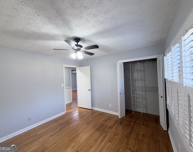 3053 Menlo Park Drive - Photo Thumbnail 14