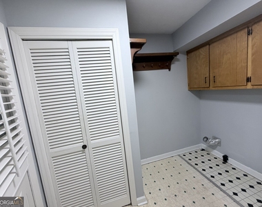 3053 Menlo Park Drive - Photo Thumbnail 8