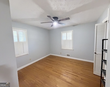 3053 Menlo Park Drive - Photo Thumbnail 15